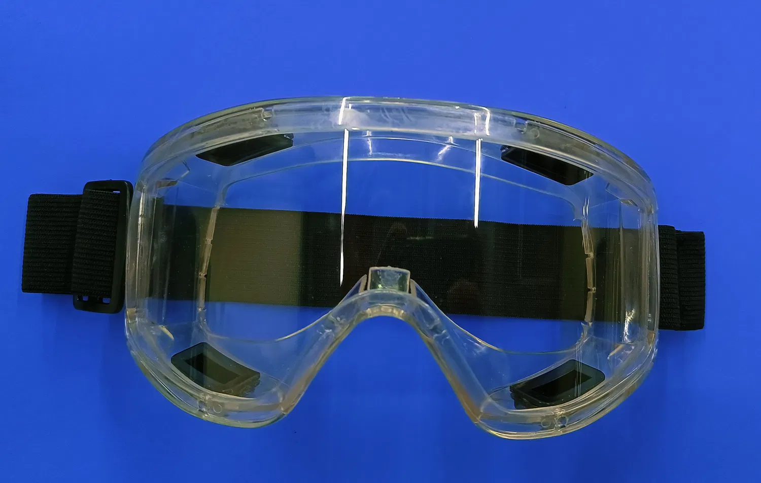 Schutzbrille mit PVC- und PC-Gläsern